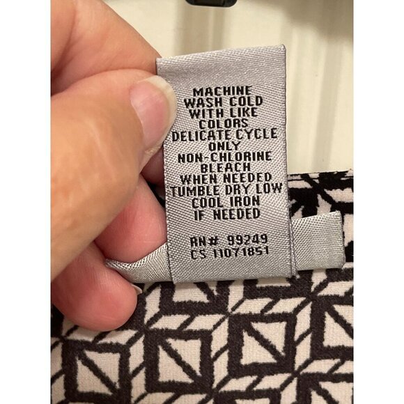 Catherines Womens Geometric Print Blouse 14/16W Short‎ Sleeve Button Front Top - Picture 11 of 16